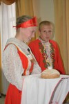 Traditionelle Begrüßung an der russischen Partnerschule mit Brot und Salz