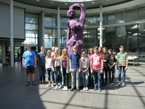 Die LMF-Gruppe im Foyer der Deutschen Nationalbibliothek